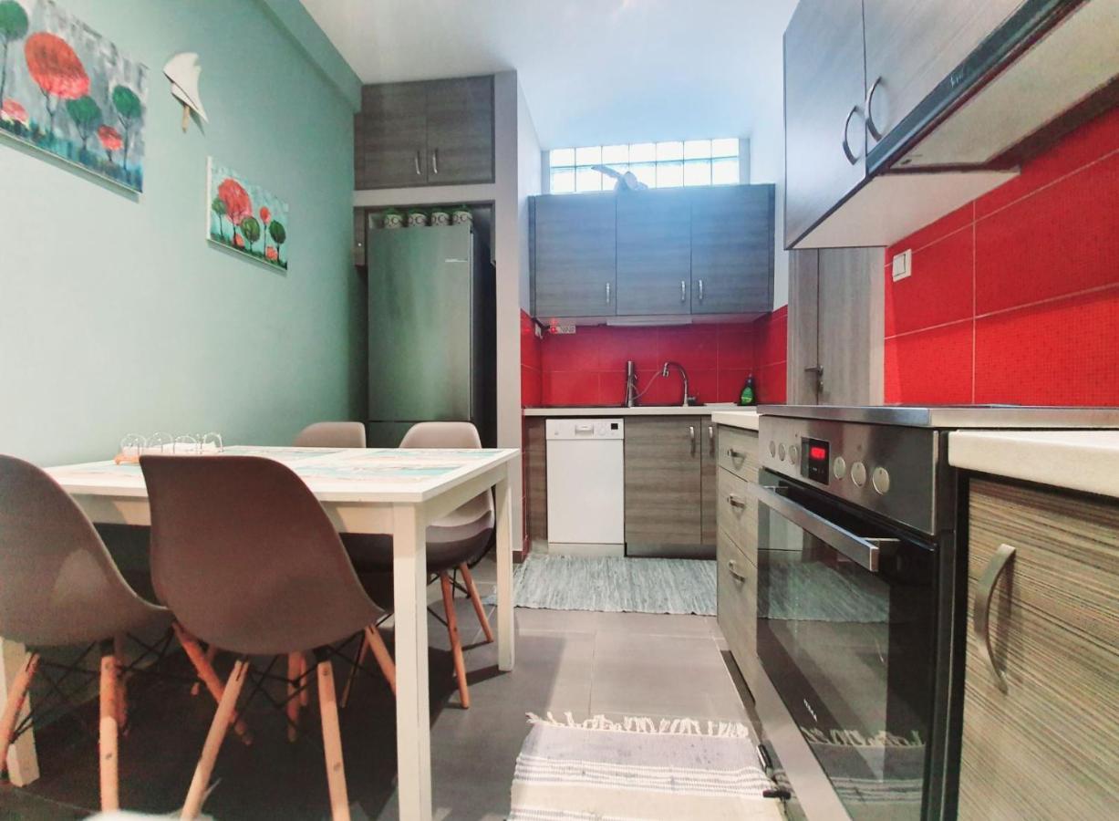 Ilias' cosy&relaxing apartment Atene Esterno foto