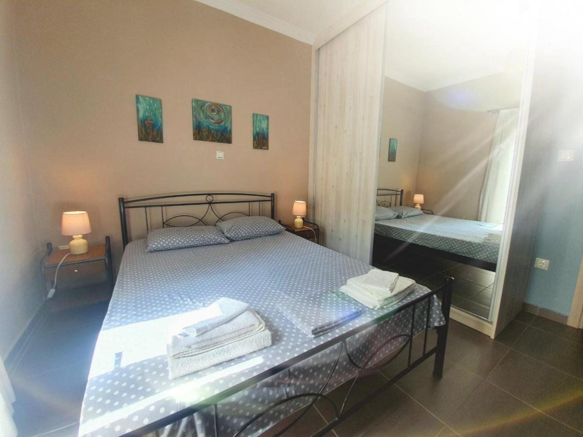 Ilias' cosy&relaxing apartment Atene Esterno foto