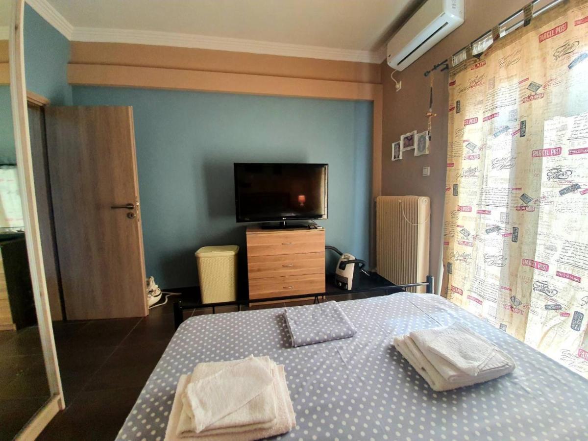 Ilias' cosy&relaxing apartment Atene Esterno foto