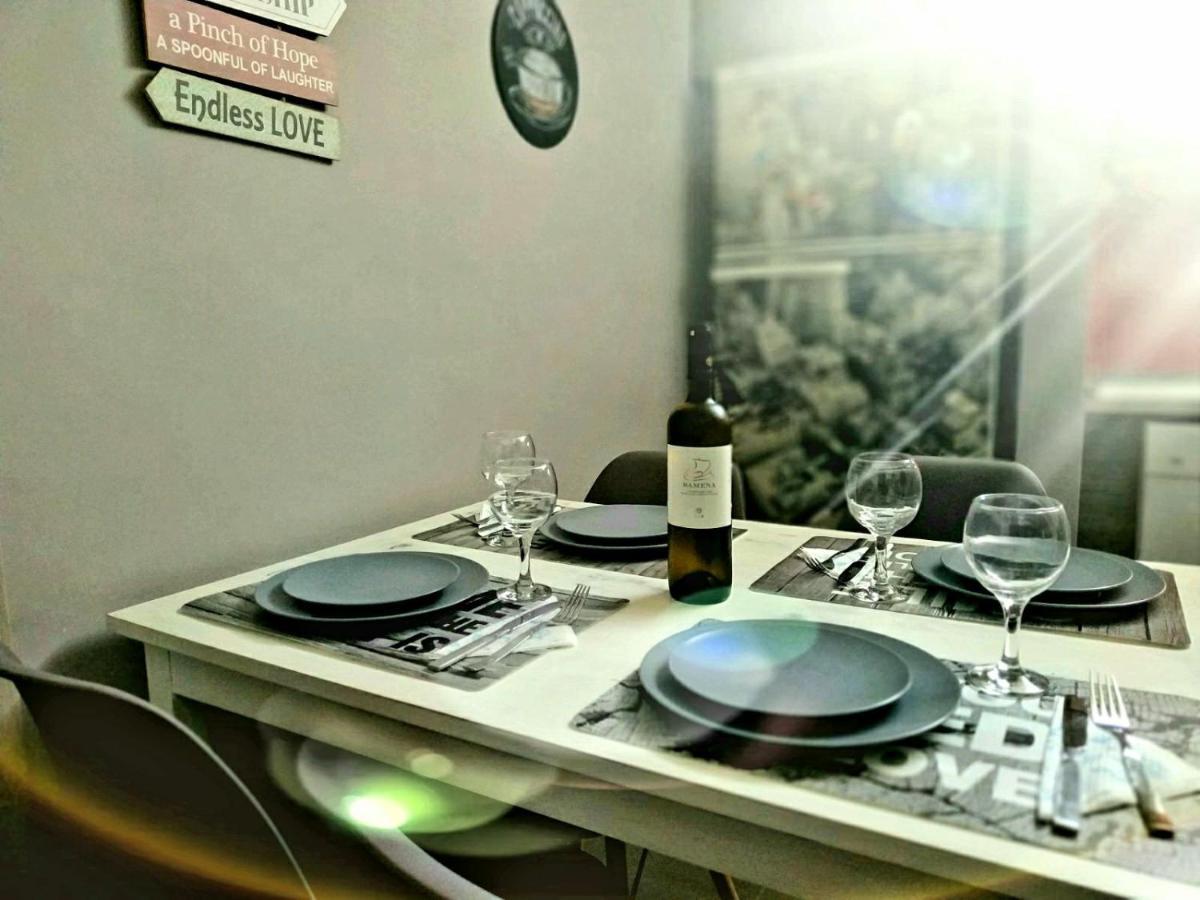Ilias' cosy&relaxing apartment Atene Esterno foto