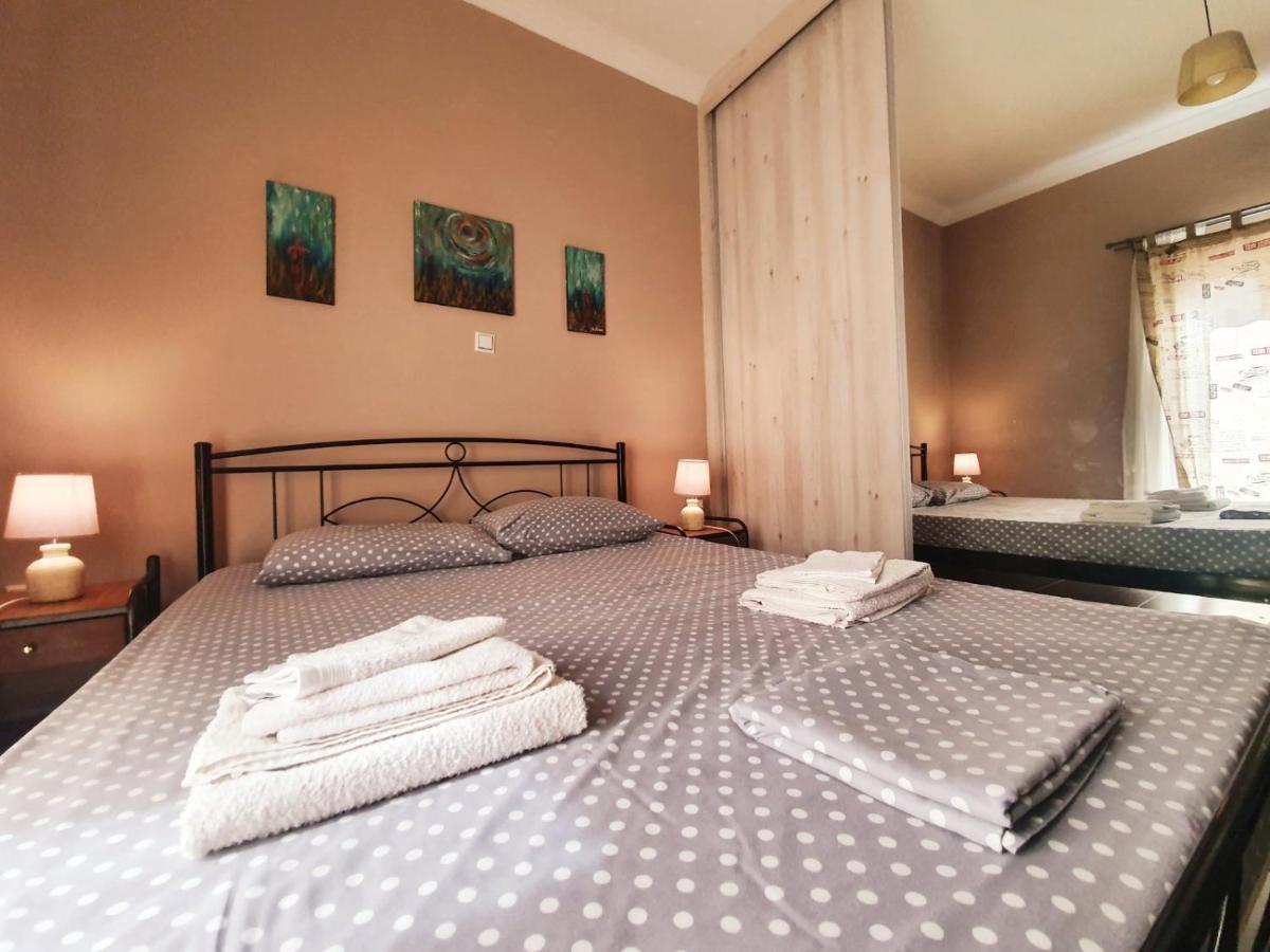 Ilias' cosy&relaxing apartment Atene Esterno foto