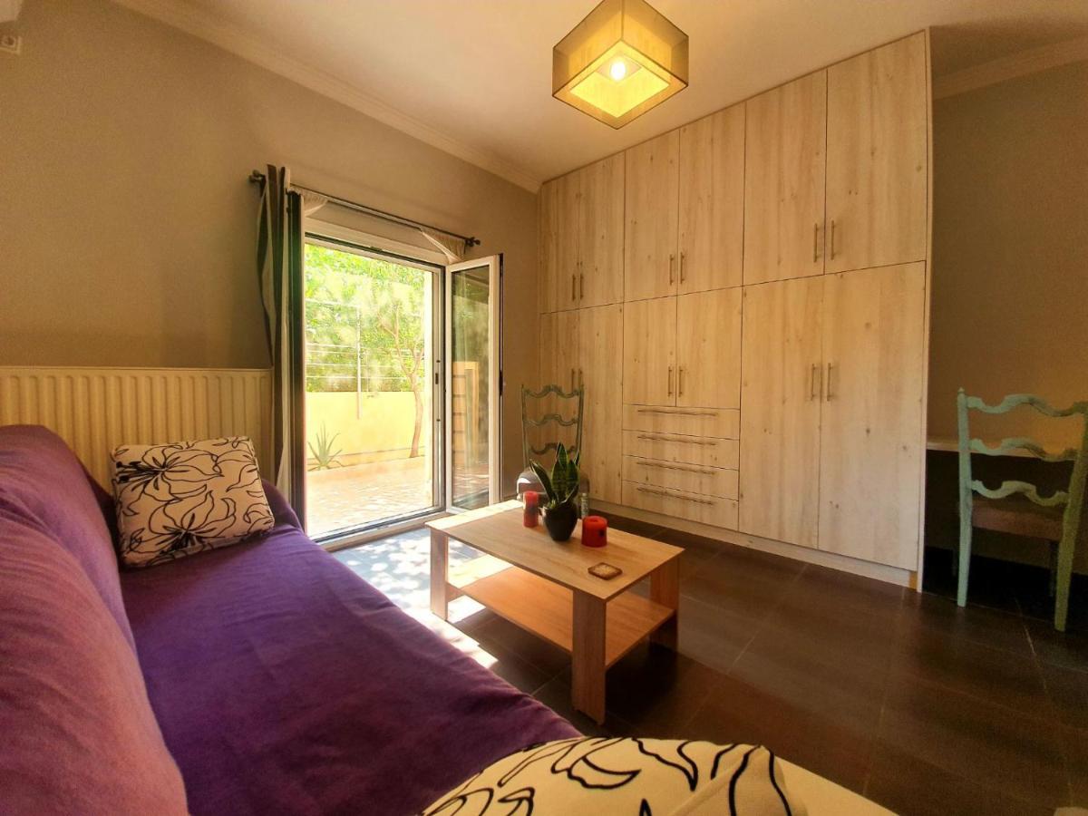 Ilias' cosy&relaxing apartment Atene Esterno foto